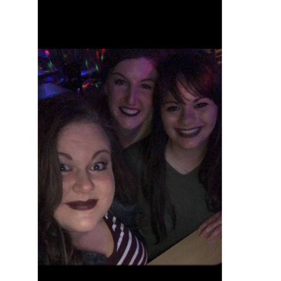 Meet your Posher, Brooke - Picture 1 of 1